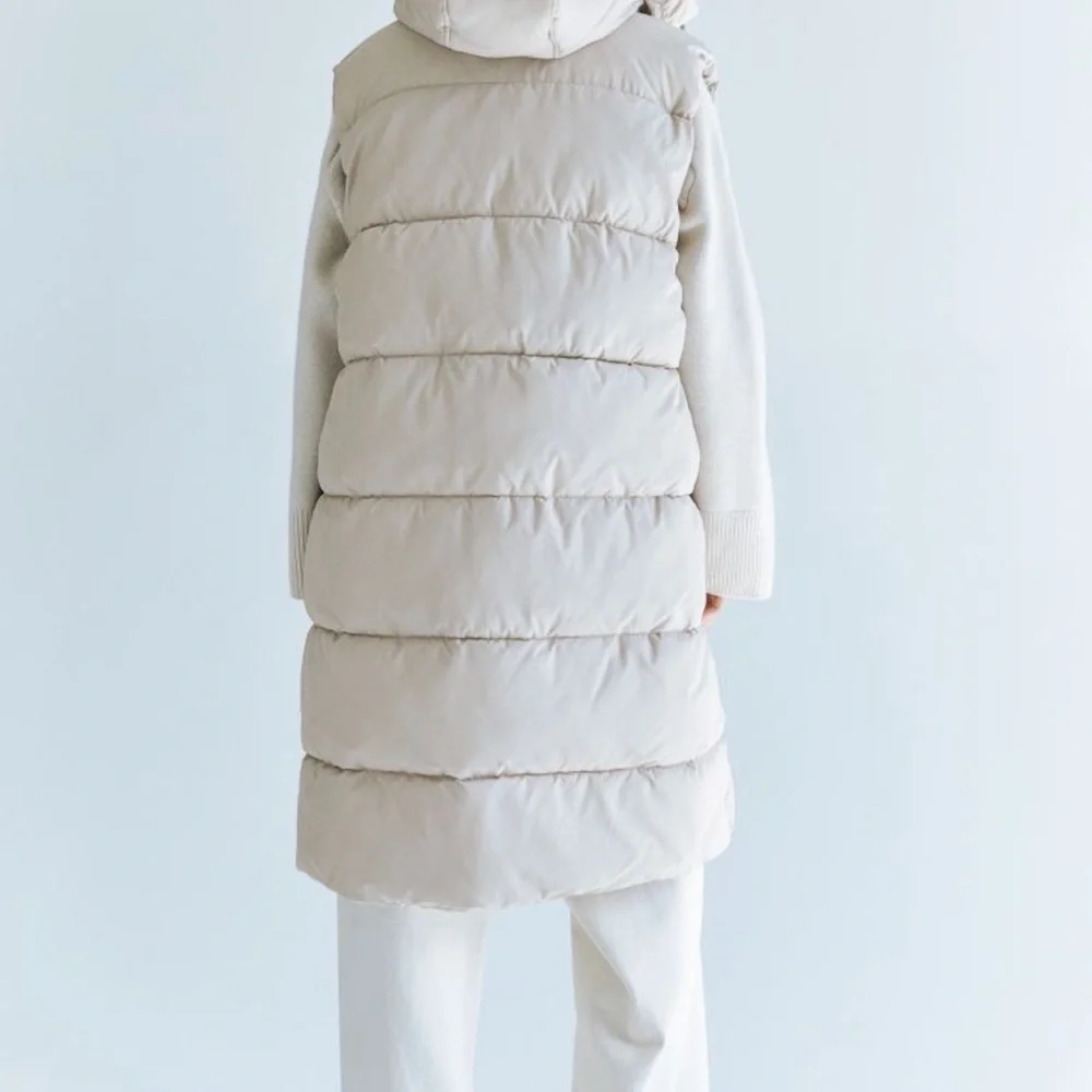 Hooded puffer vest no offers - Picture 2 of 10